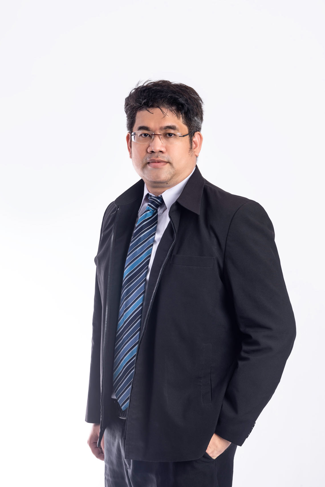 อัษฎาวุธ เบญจพร